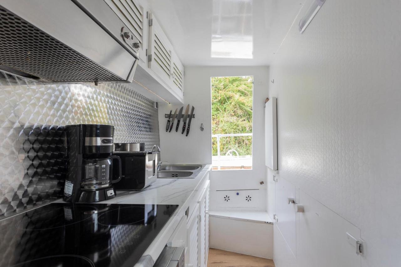 Eucala Motor Yacht Hotell East Molesey Exteriör bild