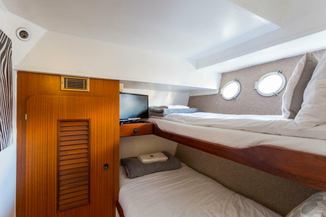 Eucala Motor Yacht Hotell East Molesey Exteriör bild