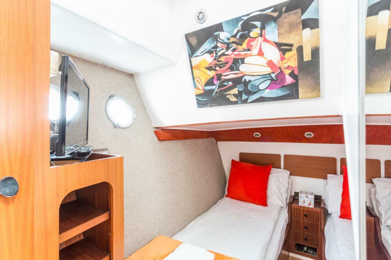 Eucala Motor Yacht Hotell East Molesey Exteriör bild